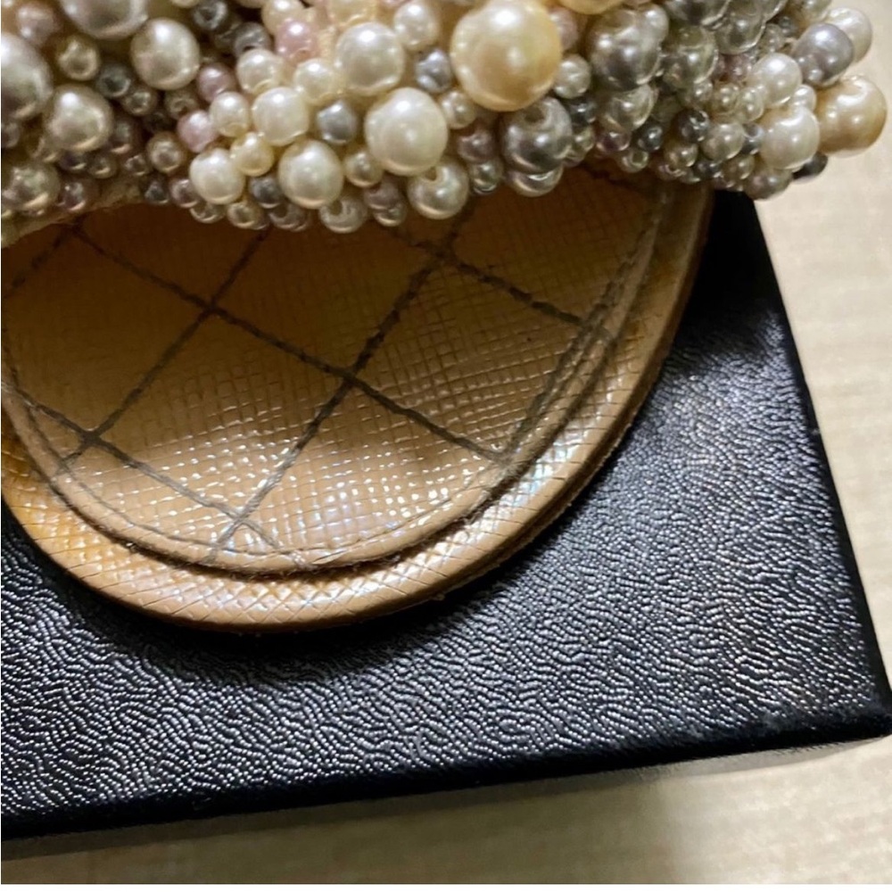 CHANEL AUTHENTIC CASCADE OF PEARLS MULES - Picture 5 of 13